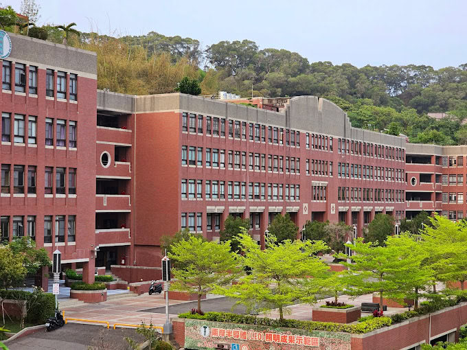 CHƯƠNG TRÌNH INTENSE ĐẠI HỌC ĐẠI DIỆP - THỰC TẬP  HƯỞNG LƯƠNG NHẬN SONG BẰNG