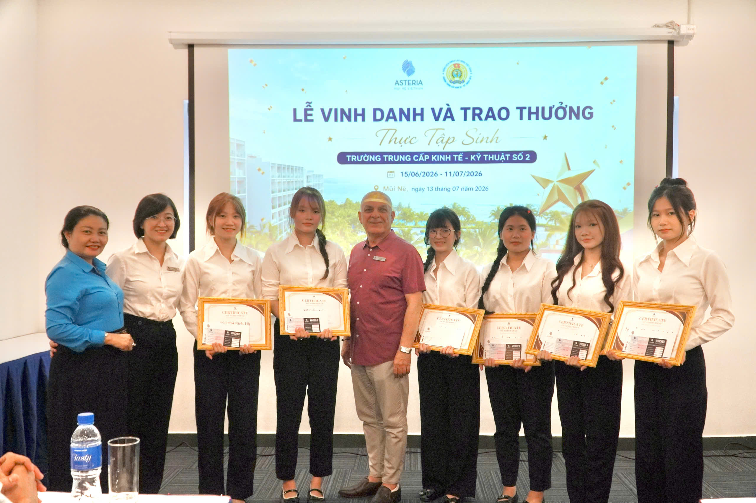 CHƯƠNG TRÌNH TỔNG KẾT KẾT QUẢ THỰC TẬP NGHỀ NGHIỆP VÀ TRAO GIẤY CHỨNG NHẬN HOÀN THÀNH CHƯƠNG TRÌNH THỰC TẬP NGHỀ NGHIỆP TẠI DOANH NGHIỆP CHO HỌC SINH ĐỢT 1 NĂM 2026